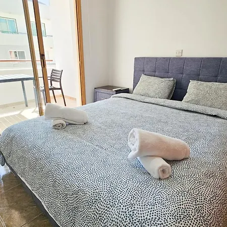 Central City Rooms * Ларнака