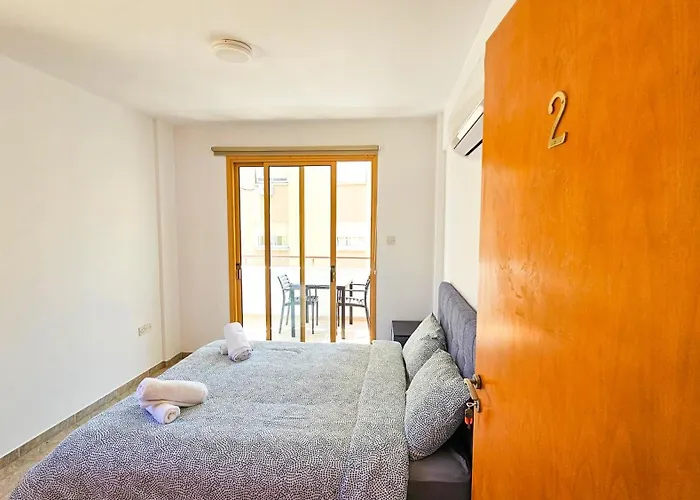 Central City Rooms * Ларнака