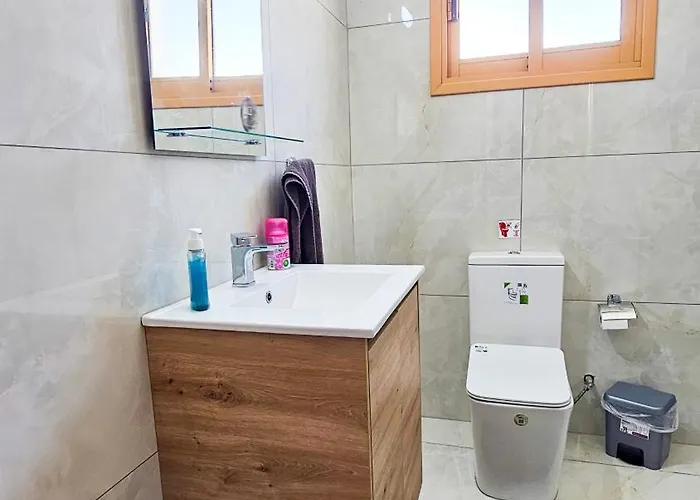 Проживання в сім'ї Central City Rooms *