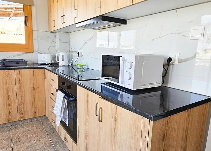 Проживання в сім'ї Central City Rooms Ларнака