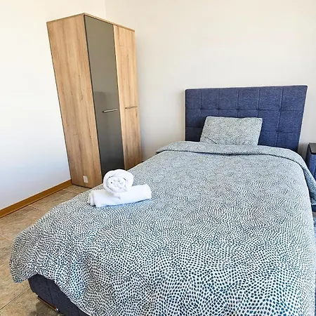 Central City Rooms Gazde/Camere de închiriat *
